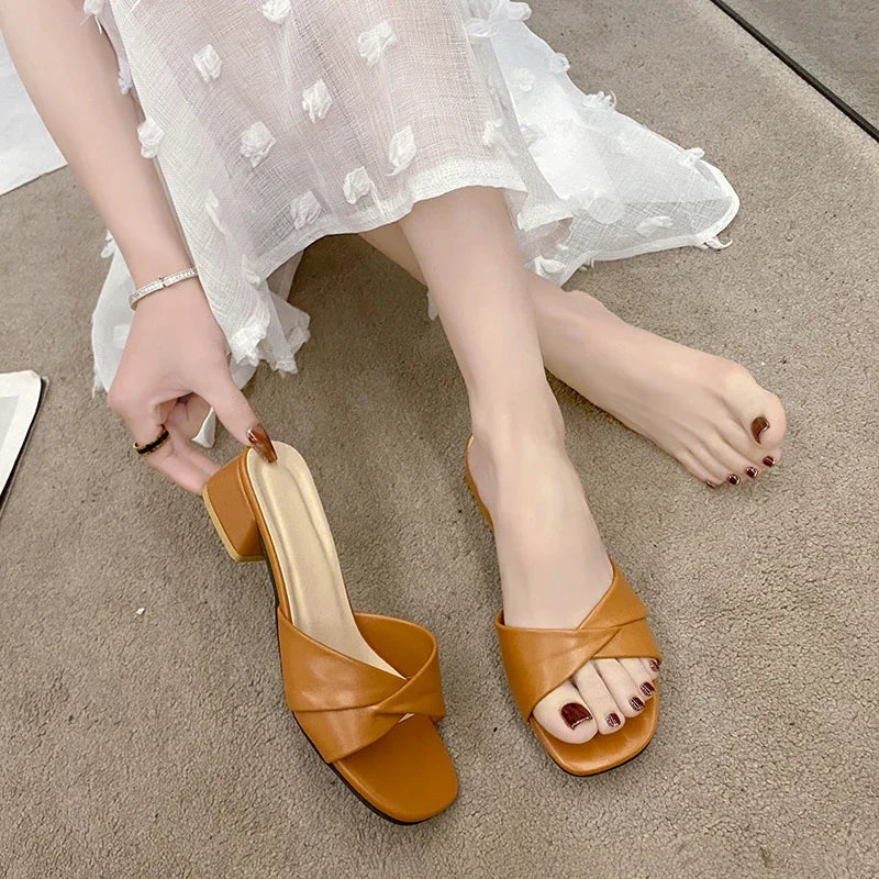 2024 Summer New Fashion Open Toe Solid Color Simple Leather Surface Versatile Candy Color Large Slippers Square Heel Shoes Women