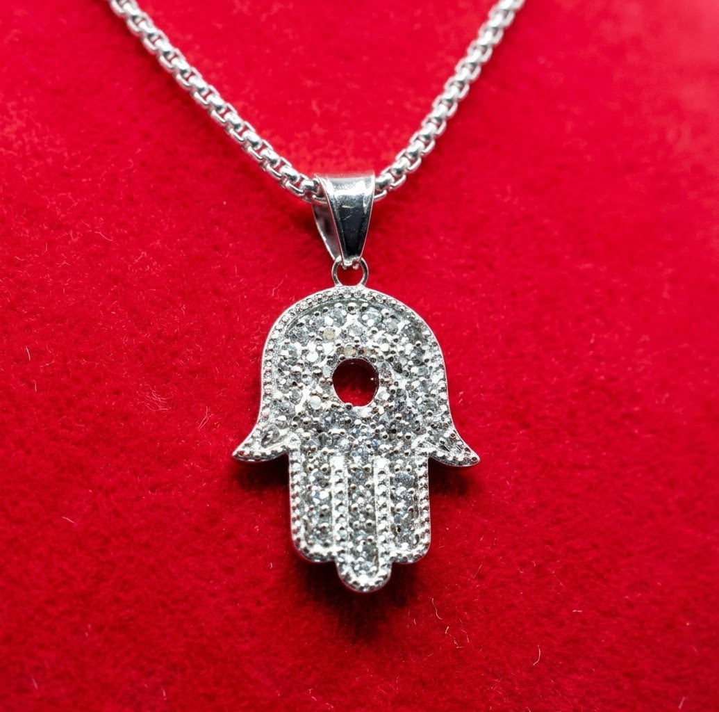 HAND NECKLACE