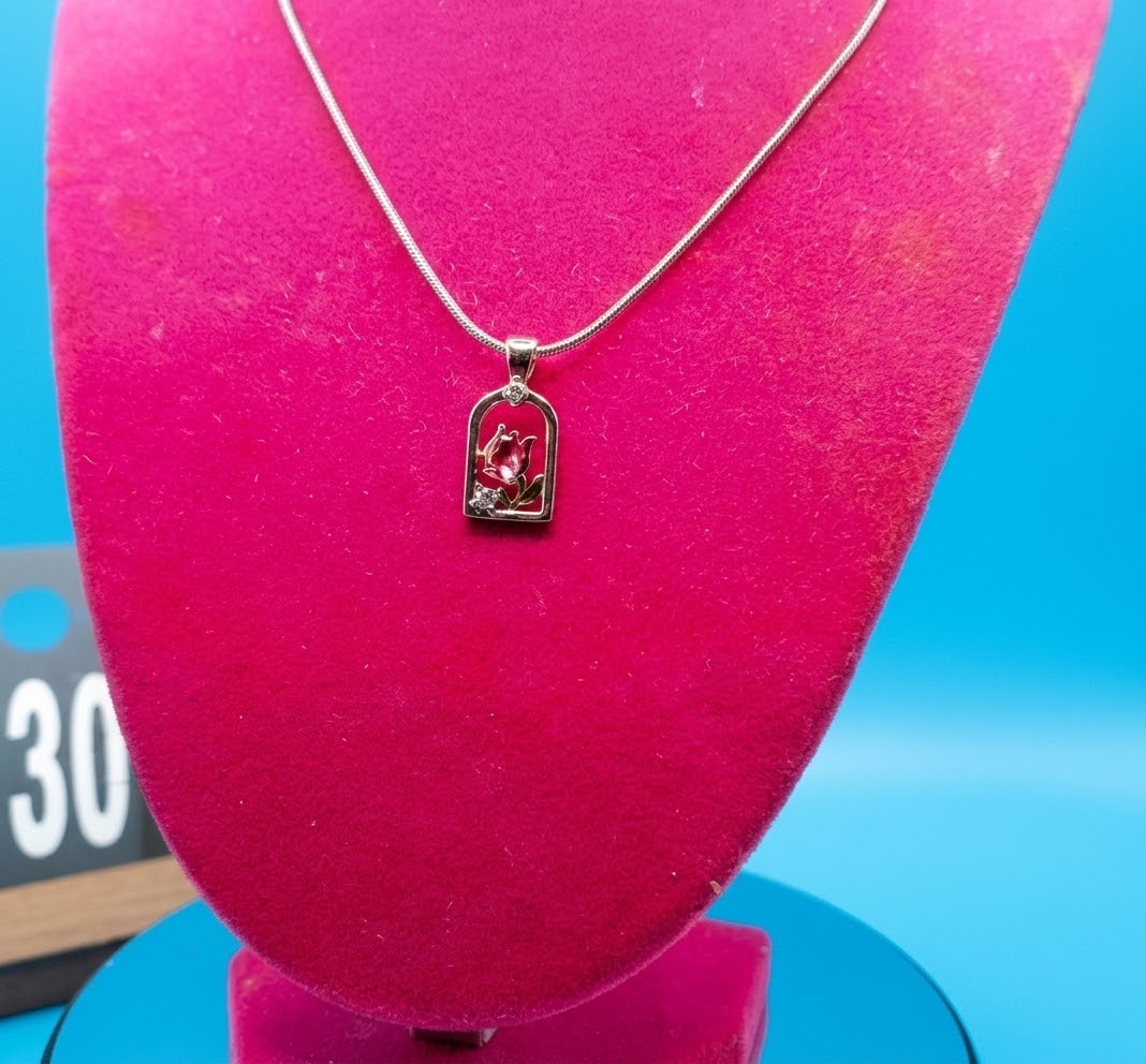 PINK ROSE NECKLACE