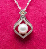 Load image into Gallery viewer, WHITE PEARL NECKLACE
