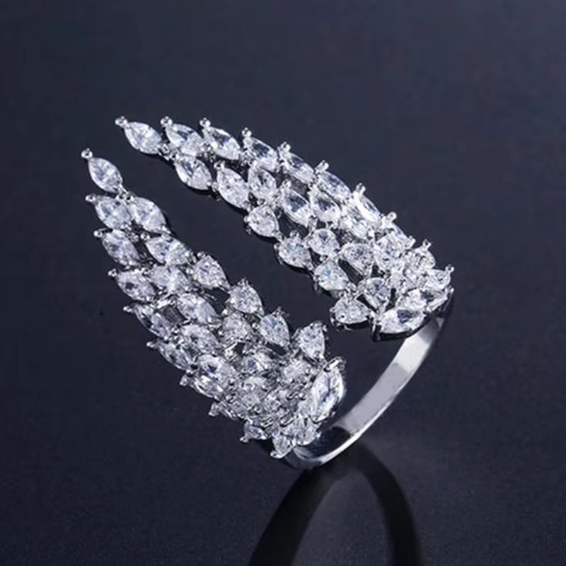 Huitan Bling Bling Wing Feather Rings Women Novel Design Romantic Accessories for Party Adjustable Opening Ring Fashion Jewelry