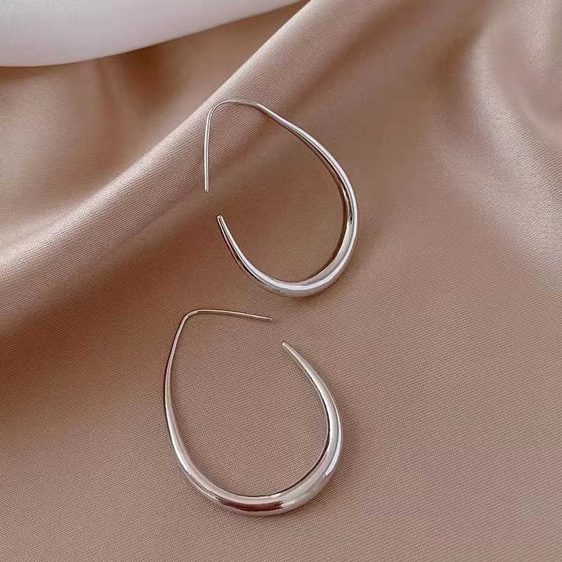 Hot Sale 925 Silver Needle Geometric Oval Hoop Earrings For Women Simple Desgin Earrings Party Wedding Jewelry eh2008