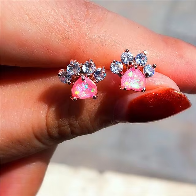 Cute Heart Cat Paw White Zircon Stud Earrings For Women Vintage Fashion Animal Footprint Crystal Stone Earrings Wedding Jewelry